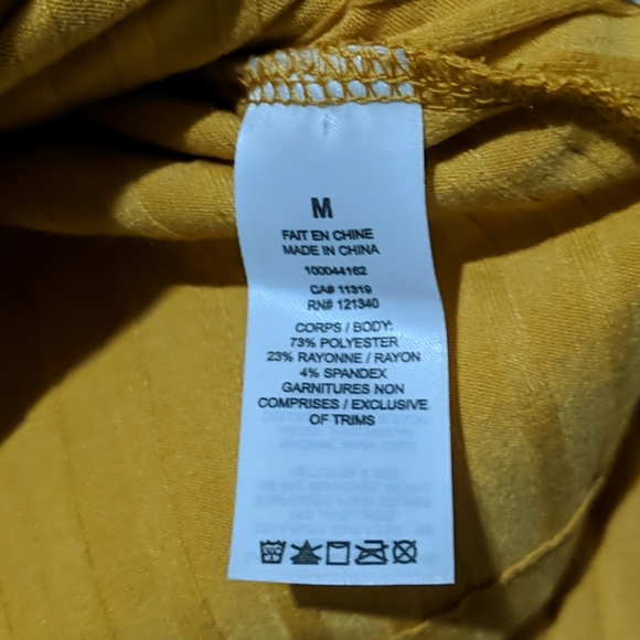 Yellow Ribbed V-Neck NWOT - Picture 4 of 5